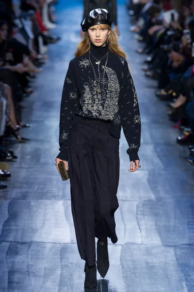 Look 54